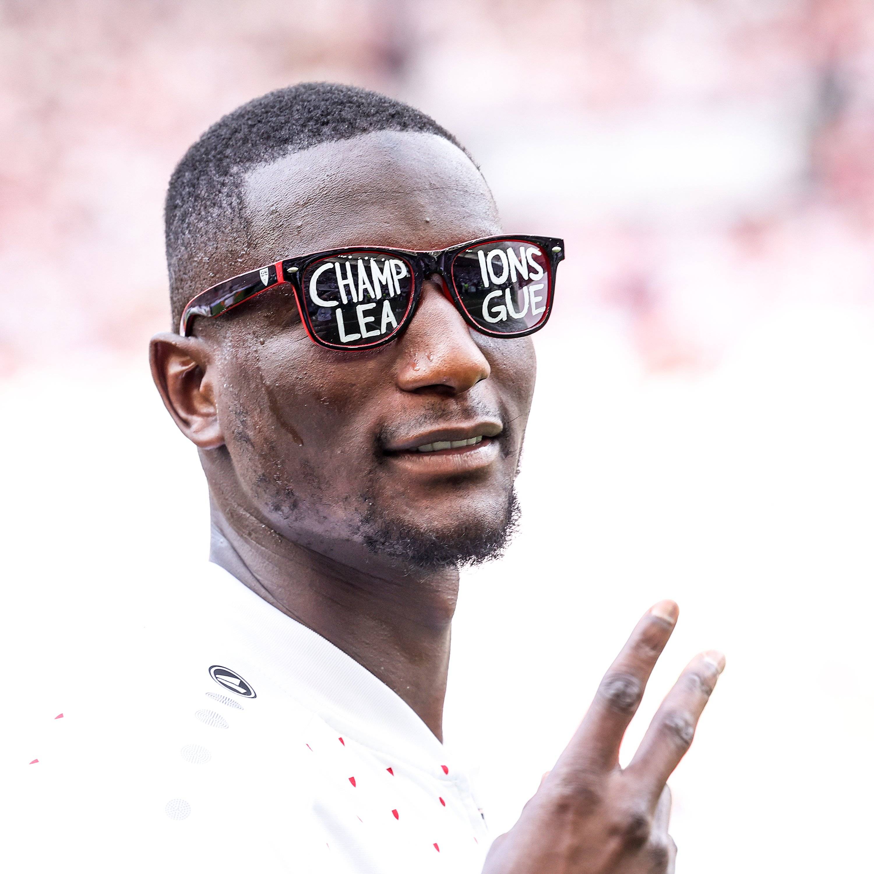 开云-关于领先优势明显引发热议！，凯恩在切尔西比赛中出色防守引发球迷热议的信息